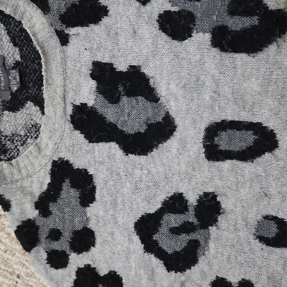 Primark Grey and Black Leopard-Pattern Knit Sweater - Picture 8 of 12
